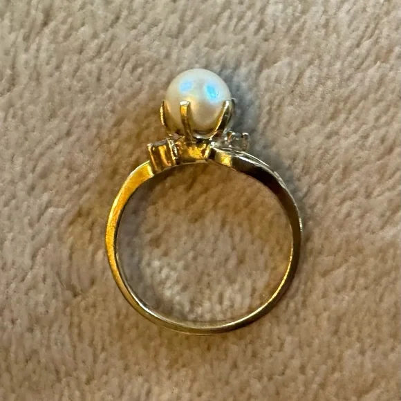 Elegant 10k Yellow Gold, Pearl and Diamond Women’s Ring, Sz. 6